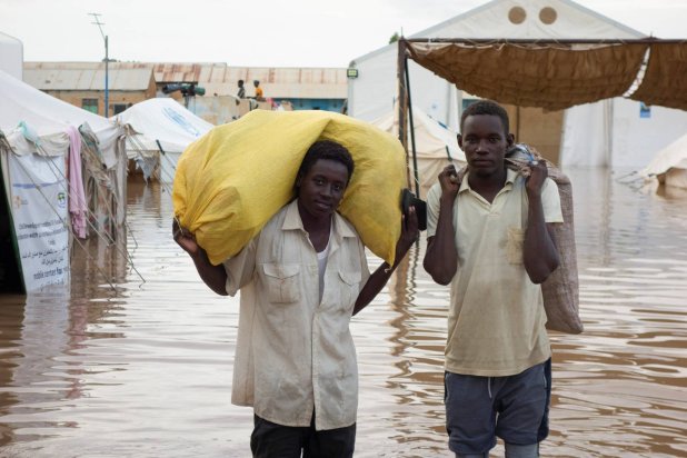 سيول قاتلة في السودان تفاقم وضع آلاف النازحين