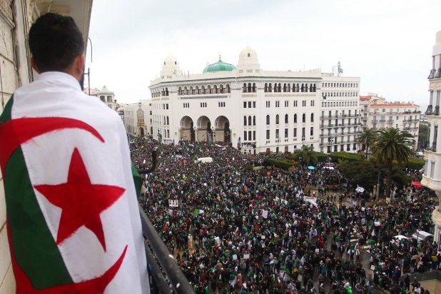 خبراء: «حراك الجزائر» لم يحقق مطالب الشعب بالديمقراطية