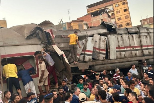 هجوم على وزير النقل المصري بسبب «قطار الزقازيق»