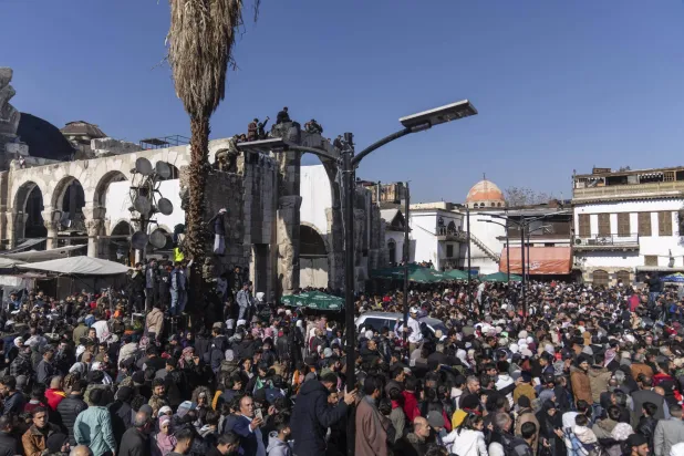 محافظ دمشق: مقتل 3 أشخاص بـ«حادثة تدافع» في المسجد الأموي