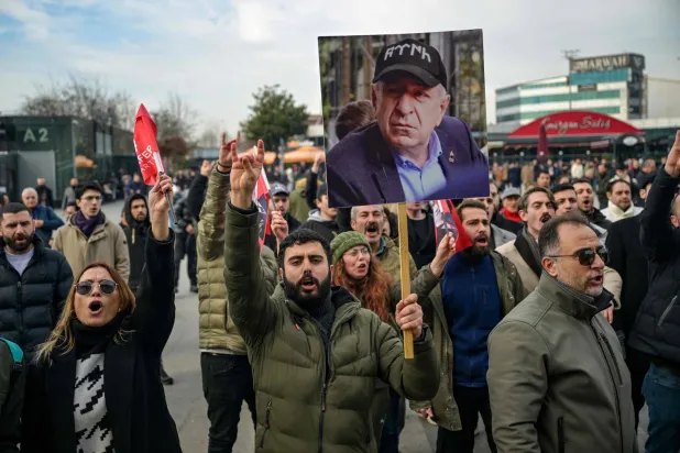 تركيا: اعتقال أوميت أوزداغ بتهمتي «إهانة إردوغان» و«التحريض على الكراهية»