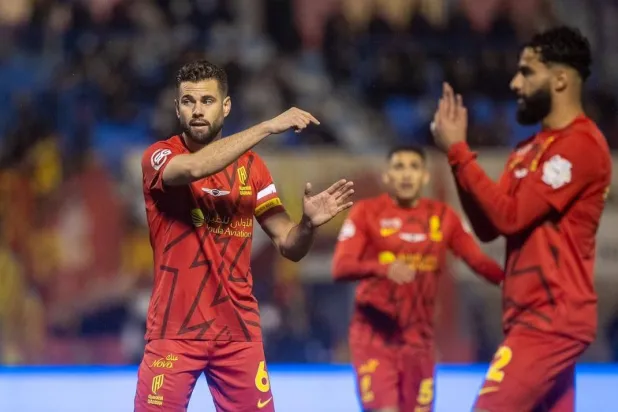 الدوري السعودي: القادسية يُعطل انطلاقة الهلال بثنائية أوباميانغ